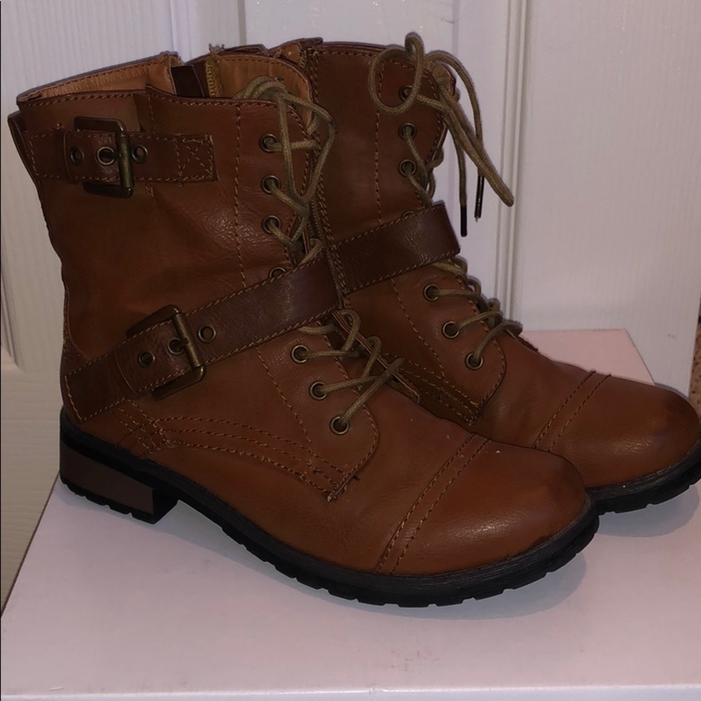 Light brown combat boots! Never worn!